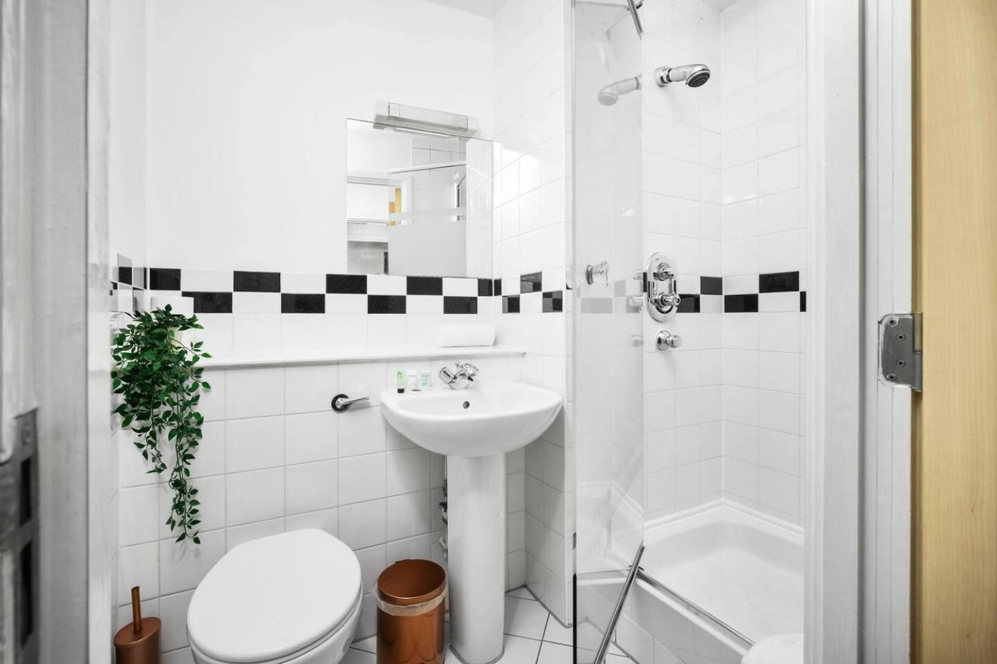 City Centre - Two Bedroom Apartment - Juliet Balcony - Secure Parking - Wifi - Smart Tv - Top Rated -33S 버밍엄 외부 사진