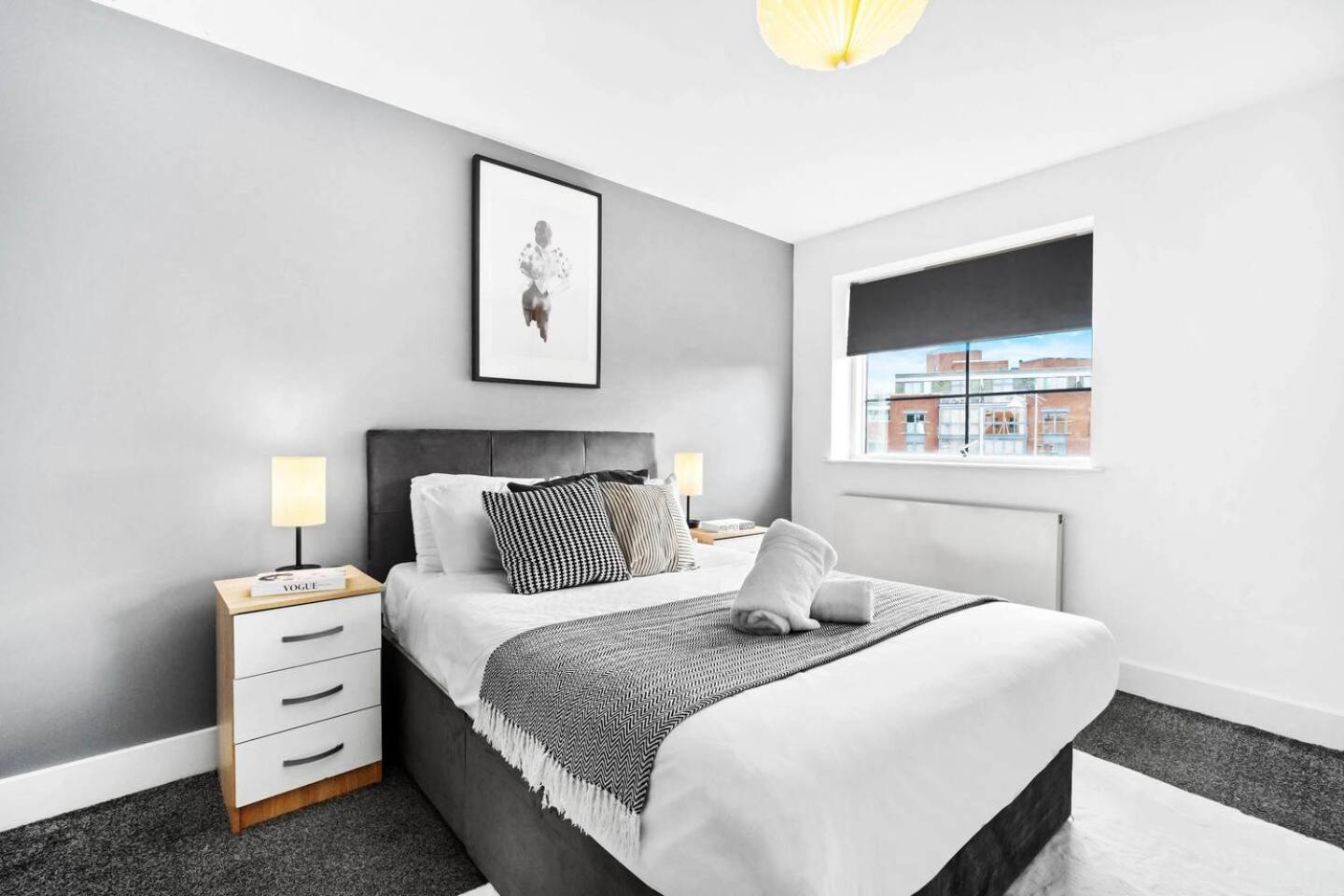 City Centre - Two Bedroom Apartment - Juliet Balcony - Secure Parking - Wifi - Smart Tv - Top Rated -33S 버밍엄 외부 사진
