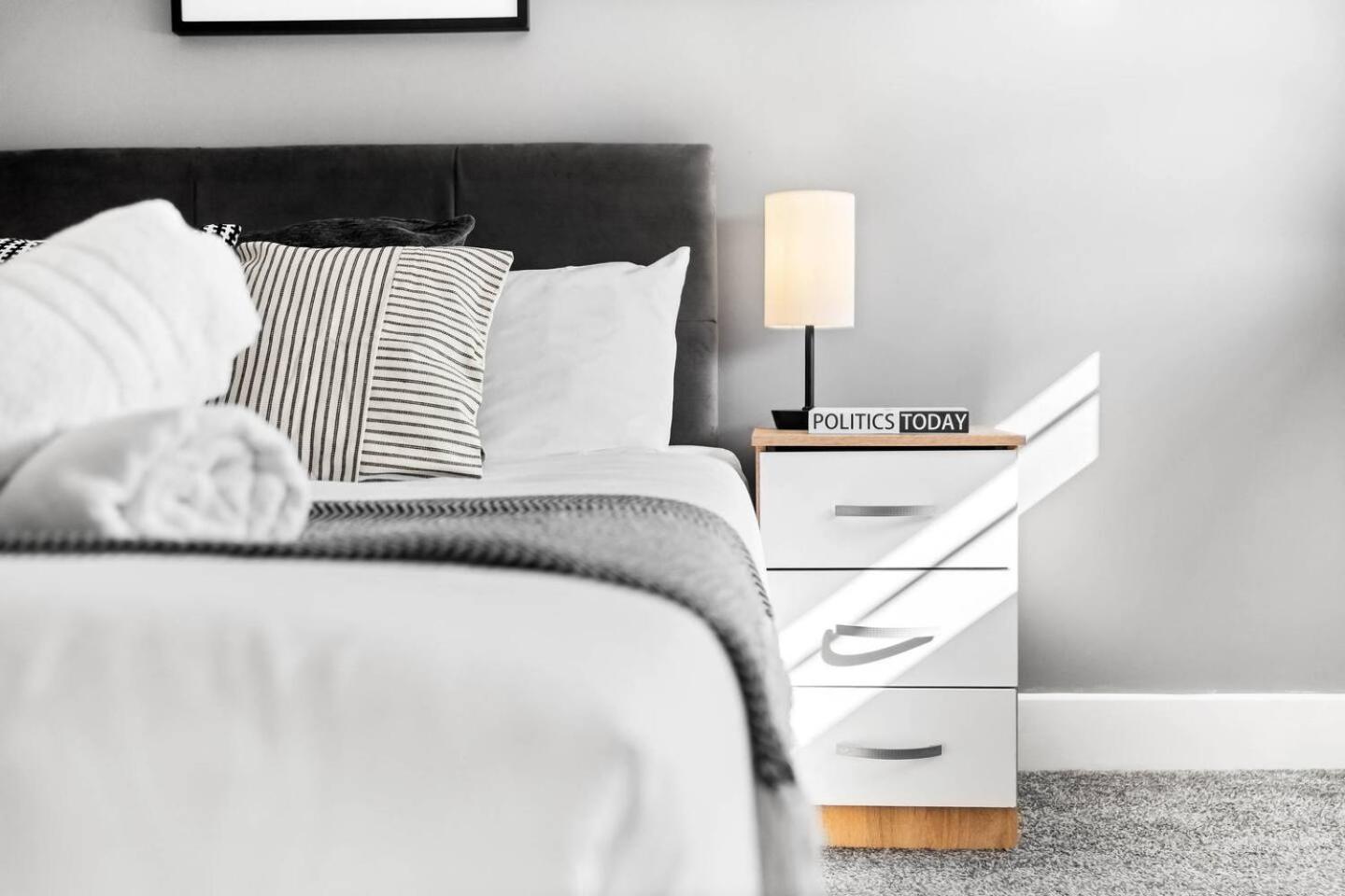 City Centre - Two Bedroom Apartment - Juliet Balcony - Secure Parking - Wifi - Smart Tv - Top Rated -33S 버밍엄 외부 사진