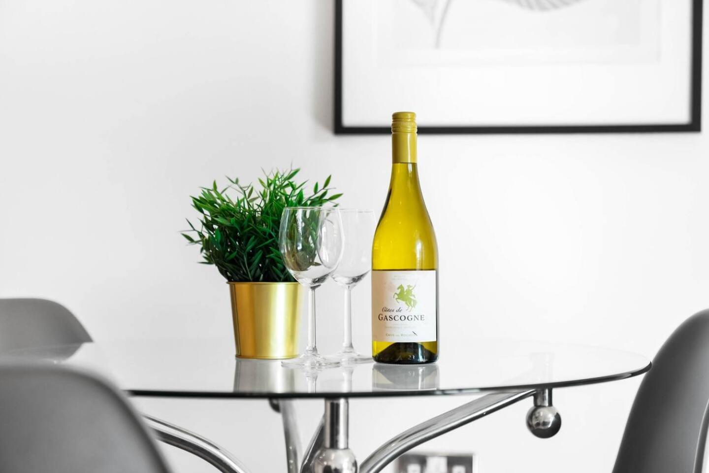City Centre - Two Bedroom Apartment - Juliet Balcony - Secure Parking - Wifi - Smart Tv - Top Rated -33S 버밍엄 외부 사진