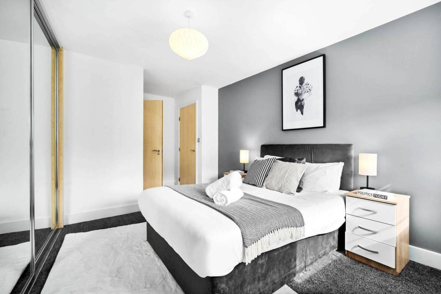 City Centre - Two Bedroom Apartment - Juliet Balcony - Secure Parking - Wifi - Smart Tv - Top Rated -33S 버밍엄 외부 사진